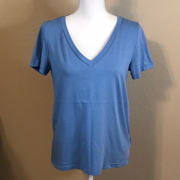 GAP Organic V-Neck Cotton T-Shirt - Picture 6 of 10